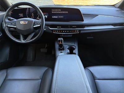 2025 Cadillac XT4 Premium Luxury