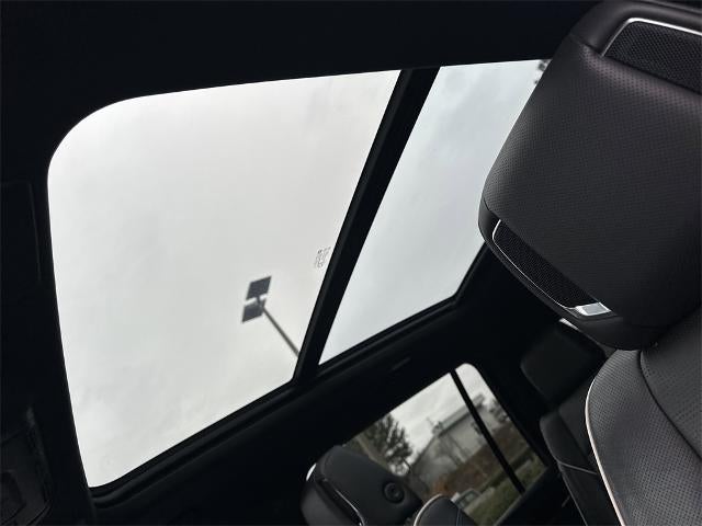 2022 Cadillac Escalade ESV Premium Luxury