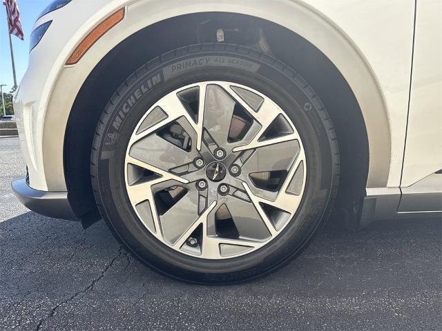 2024 Genesis GV60 Standard