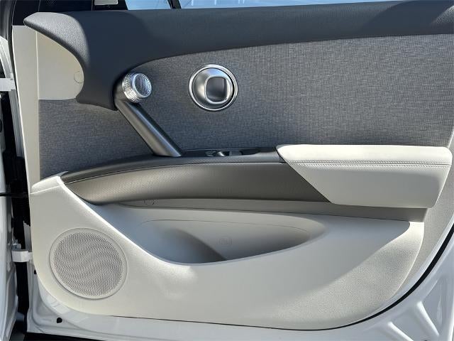 2024 Genesis GV60 Standard