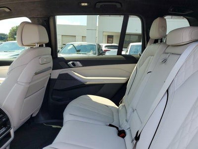 2025 BMW X7 xDrive40i