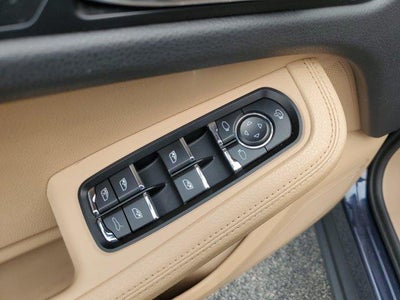 2023 Porsche Macan Base