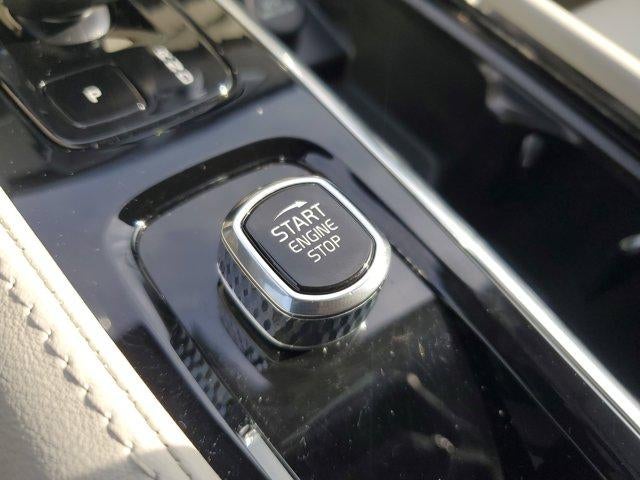 2024 Volvo XC90 Core Bright Theme